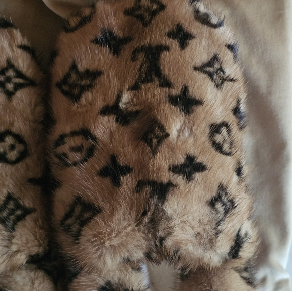 Louis Vuitton Sleeper Fur Flats Natural Color 40EU Limited Edition - Picture 16 of 16